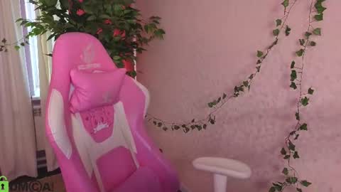 Snapshot of michelle__allen chatting on 06-18-26, 01:06 Michelle online show from 06-18-26, 01:06