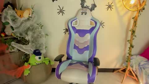 michelle chang online show from 10-23-25, 06:06