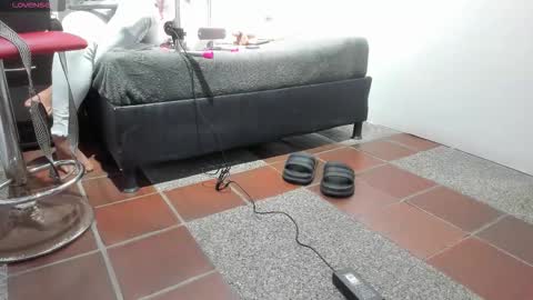 Snapshot of michelle_perla chatting on 11-24-25, 12:38 michelle perla online show from 11-24-25, 12:38