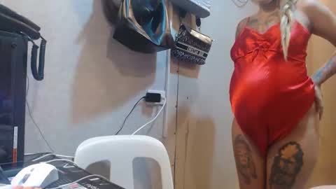 Snapshot of michelle_ux chatting on 10-06-25, 07:50 michelle_ux online show from 10-06-25, 07:50