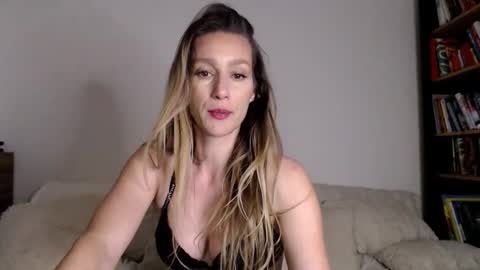 Snapshot of michellebele chatting on 06-04-26, 08:26 MichelleBele online show from 06-04-26, 08:26