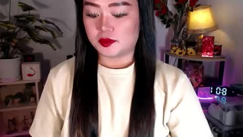 Snapshot of michellechannelxxx chatting on 10-26-25, 12:00 Michelle online show from 10-26-25, 12:00