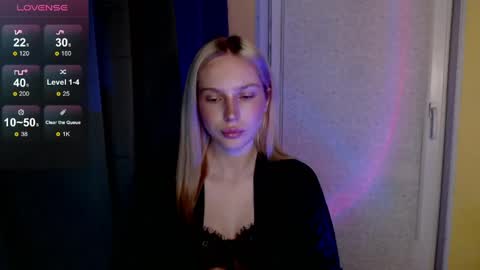 Snapshot of michellevelour chatting on 05-12-26, 05:54 Michelle online show from 05-12-26, 05:54