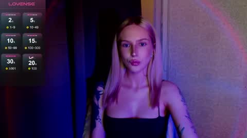 Snapshot of michellevelour chatting on 05-15-26, 05:20 Michelle online show from 05-15-26, 05:20