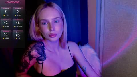 Snapshot of michellevelour chatting on 05-19-26, 05:19 Michelle online show from 05-19-26, 05:19