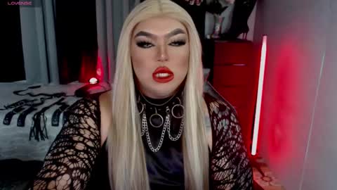 Snapshot of michellevixen921 chatting on 09-26-25, 05:55 Michelle online show from 09-26-25, 05:55