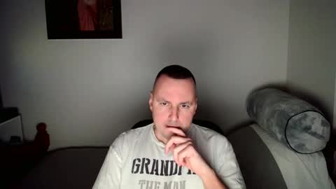 Snapshot of micic3 chatting on 05-15-26, 01:34 micic3 online show from 05-15-26, 01:34