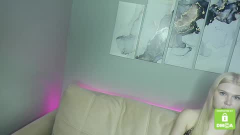 inst miiiss mia online show from 12-23-24, 07:20