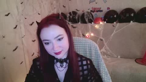 Snapshot of mickywood chatting on 10-25-25, 07:05 Micky online show from 10-25-25, 07:05