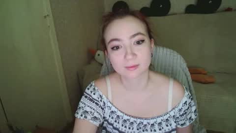 Snapshot of mickywood chatting on 12-21-25, 03:52 Micky online show from 12-21-25, 03:52