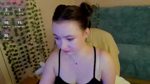 Snapshot of mickywood chatting on 06-19-26, 09:35 Micky online show from 06-19-26, 09:35