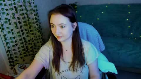 Snapshot of mickywood chatting on 06-29-26, 05:57 Micky online show from 06-29-26, 05:57