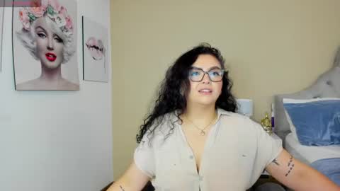 Snapshot of mid_nightpeach chatting on 06-12-26, 12:09 mid nightpeach online show from 06-12-26, 12:09