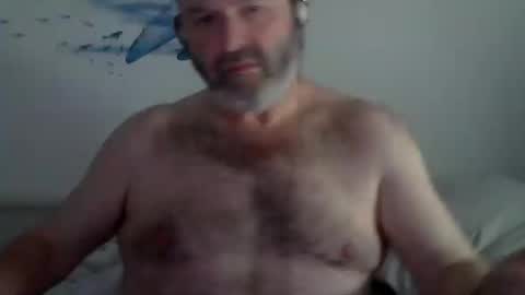 Snapshot of midhir chatting on 02-10-25, 03:32 kike online show from 02-10-25, 03:32