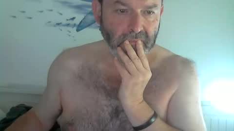 Snapshot of midhir chatting on 09-28-25, 12:43 kike online show from 09-28-25, 12:43