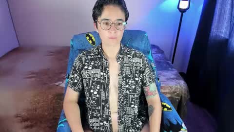 Snapshot of midnight07_ chatting on 11-17-25, 03:29 Blue online show from 11-17-25, 03:29