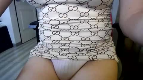 Snapshot of midnight_boner03 chatting on 03-27-26, 01:11 selena online show from 03-27-26, 01:11