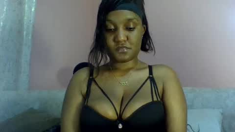 Snapshot of midnight_sexy chatting on 06-23-26, 06:50 midnight_sexy online show from 06-23-26, 06:50