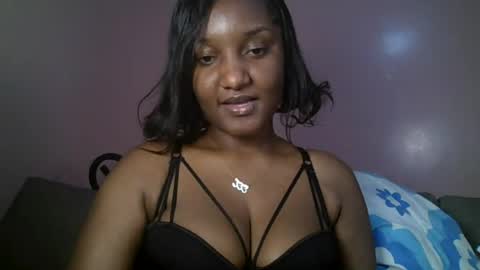 Snapshot of midnight_sexy chatting on 08-05-26, 05:27 midnight_sexy online show from 08-05-26, 05:27