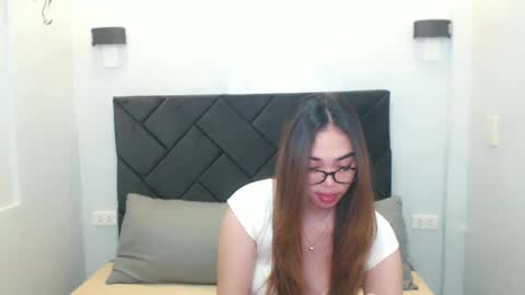 Snapshot of midnightbunny_ chatting on 12-14-24, 05:14 Bunny 3 online show from 12-14-24, 05:14
