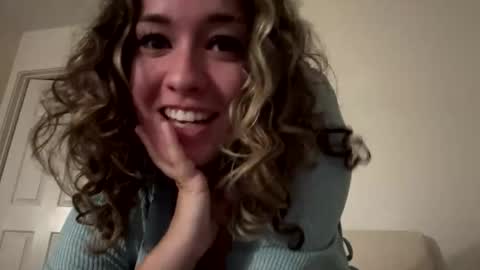 midnightlola online show from 10-22-25, 09:53