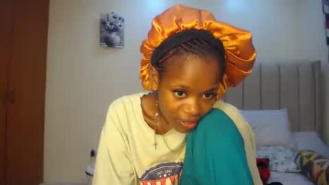 Snapshot of midnightn chatting on 10-12-25, 07:02 midnightn online show from 10-12-25, 07:02