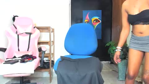 Snapshot of midnightrider00 chatting on 11-22-25, 03:22 lydia follow me on ig at shortgirl 406 online show from 11-22-25, 03:22