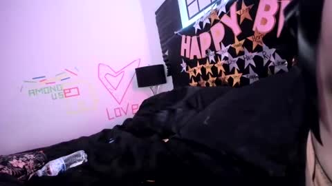 Snapshot of midnightrose11 chatting on 01-08-25, 05:59 Midnightrose online show from 01-08-25, 05:59