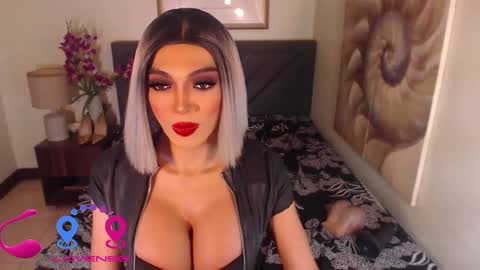 Snapshot of midnightscentxx chatting on 12-11-24, 07:42 KATE online show from 12-11-24, 07:42