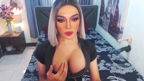 Snapshot of midnightscentxx chatting on 09-09-25, 06:35 KATE online show from 09-09-25, 06:35