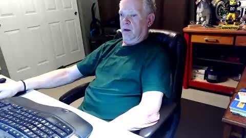 midwestdad09 online show from 05-24-26, 08:41