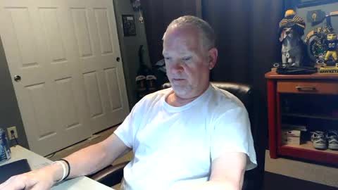 midwestdad09 online show from 06-18-26, 09:25