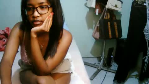 miel_07 online show from 03-02-26, 09:43