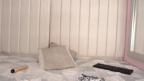 Snapshot of miel_alisha chatting on 01-09-26, 12:30 miel online show from 01-09-26, 12:30