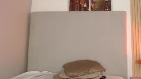 Snapshot of miel_alisha chatting on 01-31-26, 07:11 miel online show from 01-31-26, 07:11