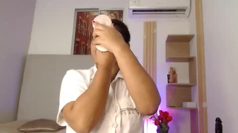 Snapshot of miel_alisha chatting on 02-27-26, 01:11 miel online show from 02-27-26, 01:11