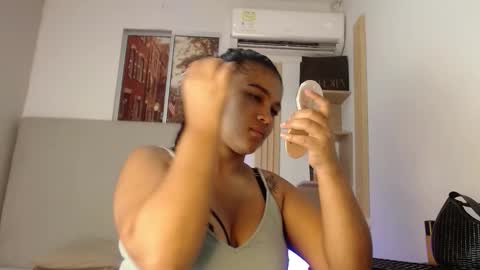 Snapshot of miel_alisha chatting on 03-10-26, 12:10 miel online show from 03-10-26, 12:10