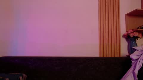 Snapshot of miel_alisha chatting on 04-09-26, 12:10 miel online show from 04-09-26, 12:10