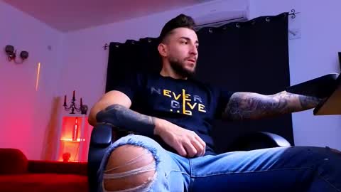 MightyAaron online show from 10-05-25, 04:22