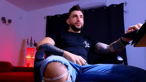 MightyAaron online show from 10-26-25, 05:02