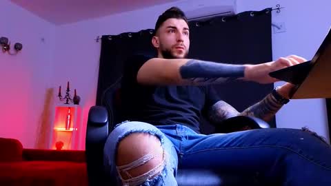 MightyAaron online show from 12-21-25, 05:36