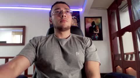 Snapshot of miguel0981 chatting on 02-05-25, 08:25 Strong Man online show from 02-05-25, 08:25