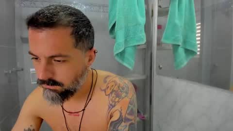 Snapshot of miguel_angeel_ chatting on 05-21-26, 04:14 Miguel Angel online show from 05-21-26, 04:14