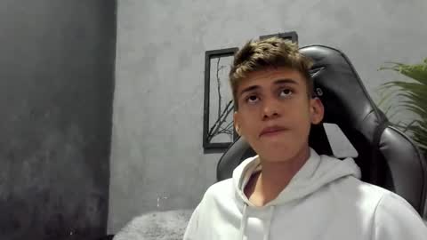 Miguel Hernandez online show from 12-05-24, 12:11