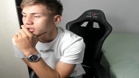 Miguel Hernandez online show from 10-08-25, 06:49