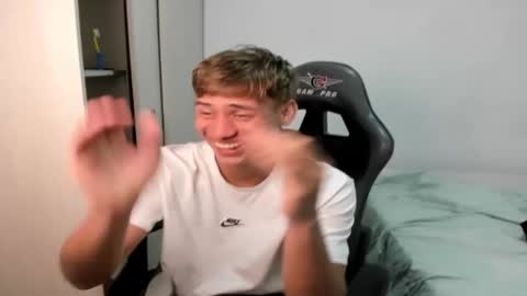 Miguel Hernandez online show from 10-09-25, 07:34