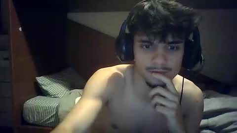 Snapshot of migueltomas34 chatting on 06-10-26, 10:52 migueltomas34 online show from 06-10-26, 10:52