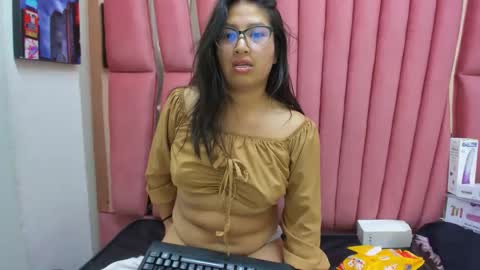 Snapshot of miha_smith chatting on 11-20-25, 04:01 Miha online show from 11-20-25, 04:01