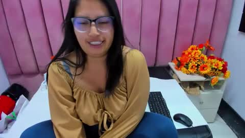 Snapshot of miha_smith chatting on 12-16-25, 03:55 Miha online show from 12-16-25, 03:55