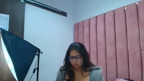 Snapshot of miha_smith chatting on 12-23-25, 03:26 Miha online show from 12-23-25, 03:26